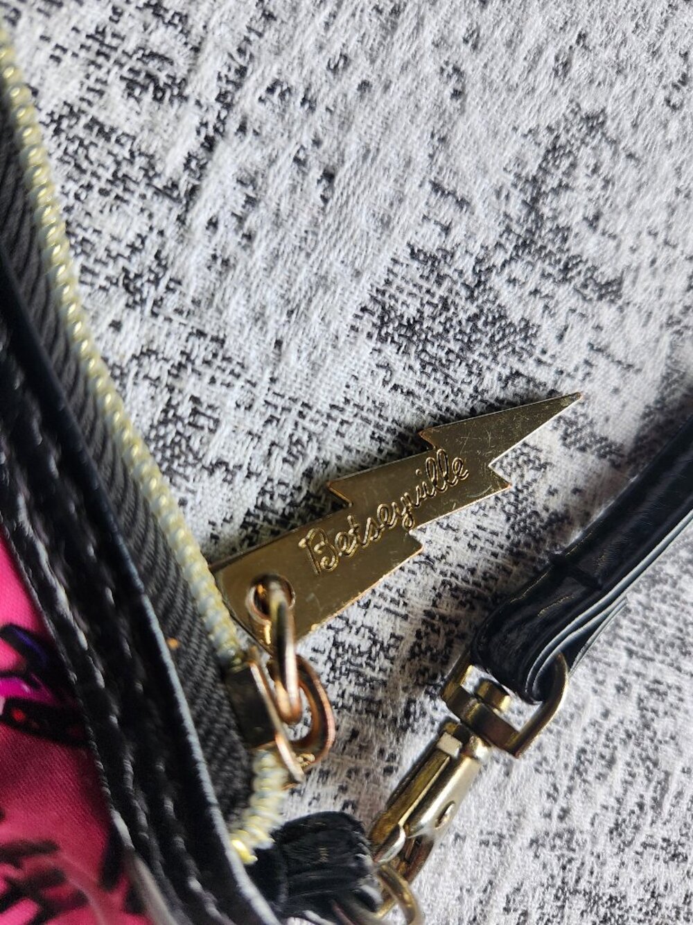 Betsey Johnson Betsyville Pink 'Ride With Me' Nylon Baguette Bicycle Purse - Picture 7 of 9